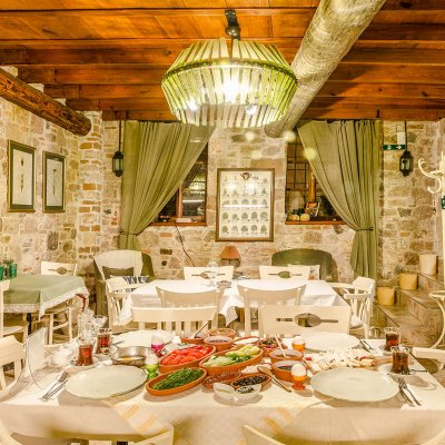 Hayataltında Kahvaltı mekanımız.jpg