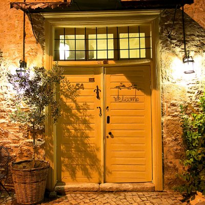 Giriş Kapısı Gece.jpg